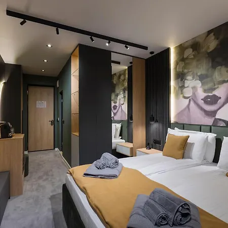 Park Novel Hotel 3*